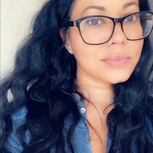 Meet your Posher, Adrienne